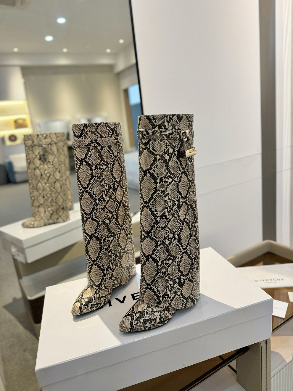 지방시 여자 부츠 힐8.5cm