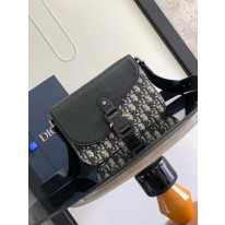 디올 남자가방