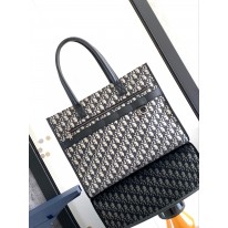 디올 서류가방