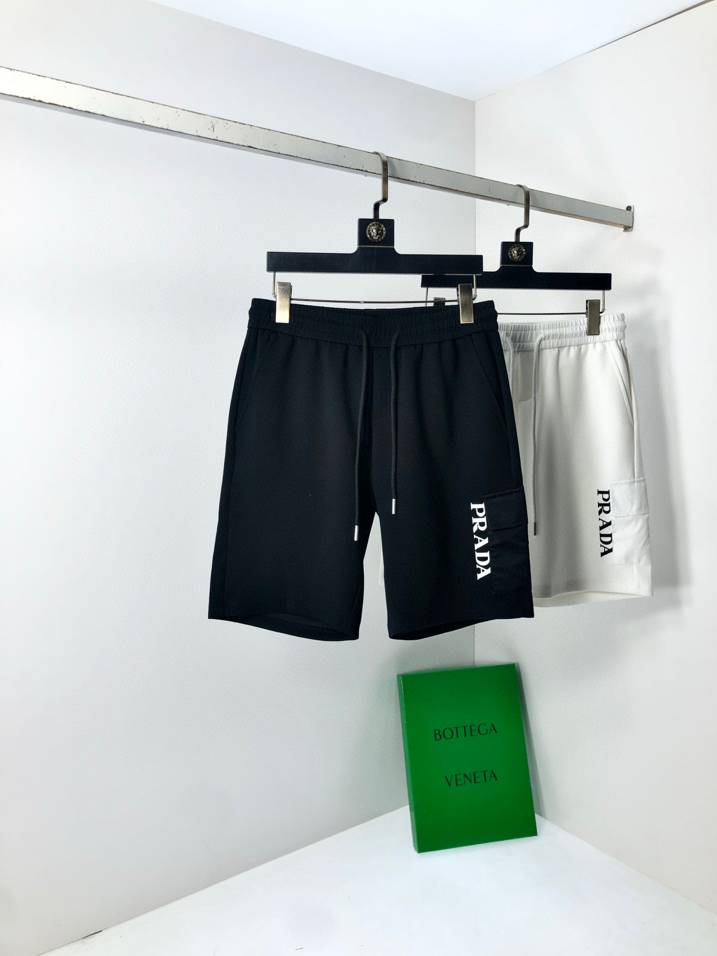 프라다 남자 반바지