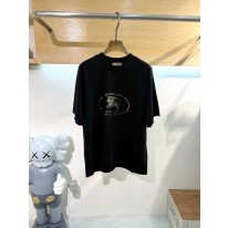 버버리 남자 반팔티